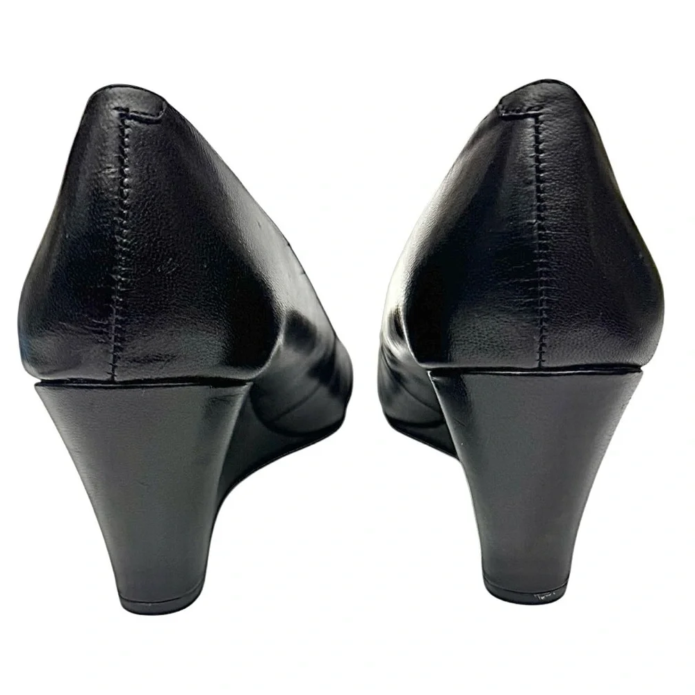 Nine West Black Wedge Pumps Size 8M New With Minor Interior Defect